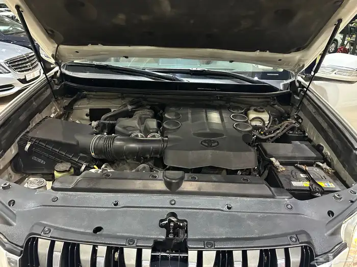 تويوتا برادو موديل 2013 فل كامل 6 سلندر نظيف 23