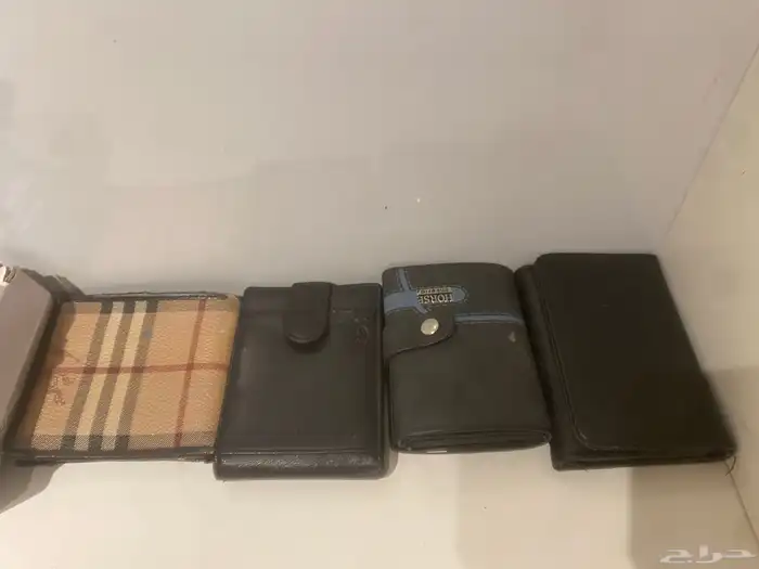 محافظ لي البيع 11