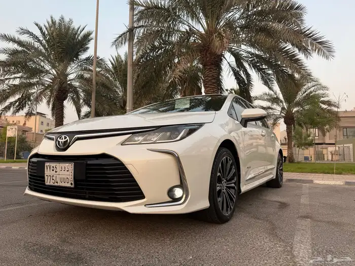 للبيع كورولا بحالة ممتازة جدا 12