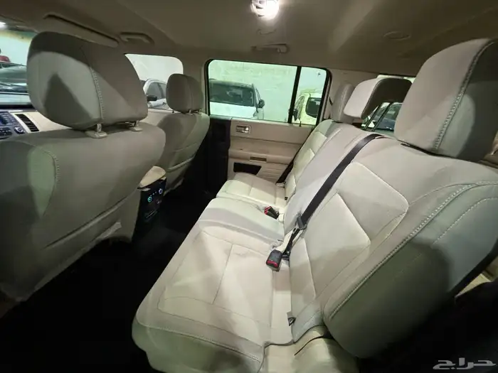 فورد فلكس 2014 عائلي ثلاث صفوف 10