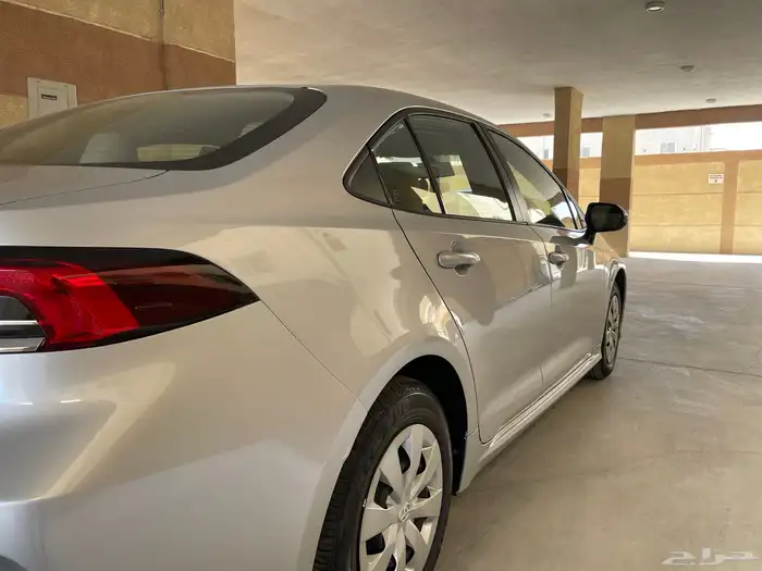 البيع كرولا مخزن بحالة الوكالة أربع سلندر 33