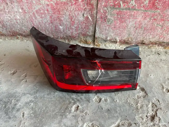 اسطب خلفي يسار يارس 2023   2024 8