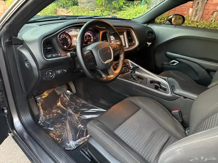 دودج تشالنجر 2020 بحالة ممتازه بطاقة جمركية امريكي V6 6