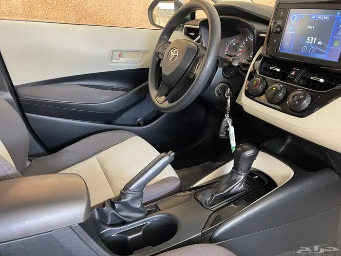 البيع كرولا مخزن بحالة الوكالة أربع سلندر 14