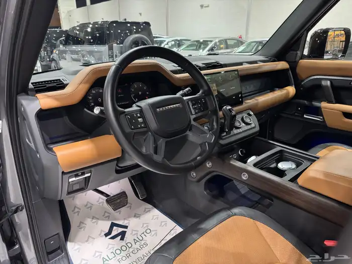 لاندروفر ديفندر X موديل 2024 فل كامل مستعمل . 15