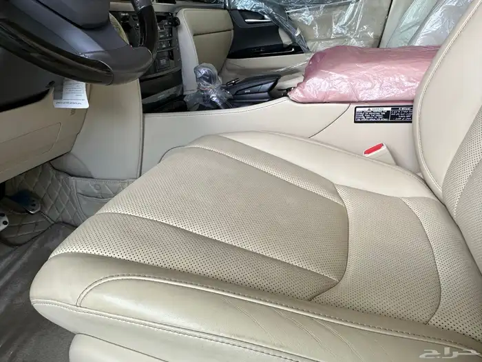 جيب لكزس مخزن ماشي قليل 26 ألف كم أخو الجديد بحاله الوكاله 16