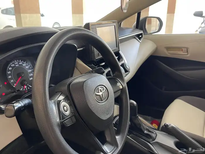 البيع كرولا مخزن بحالة الوكالة أربع سلندر 15