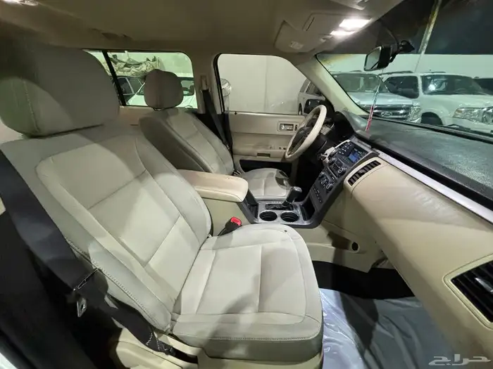 فورد فلكس 2014 عائلي ثلاث صفوف 16