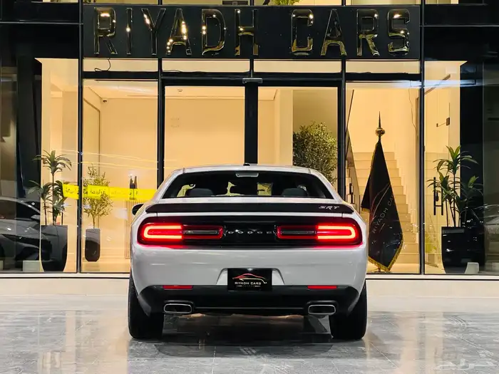 دودج تشالنجر 2015 V6 ( بحاله ممتازه) 3