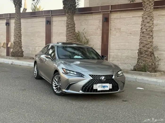 لكزس_ES300H_2022 1