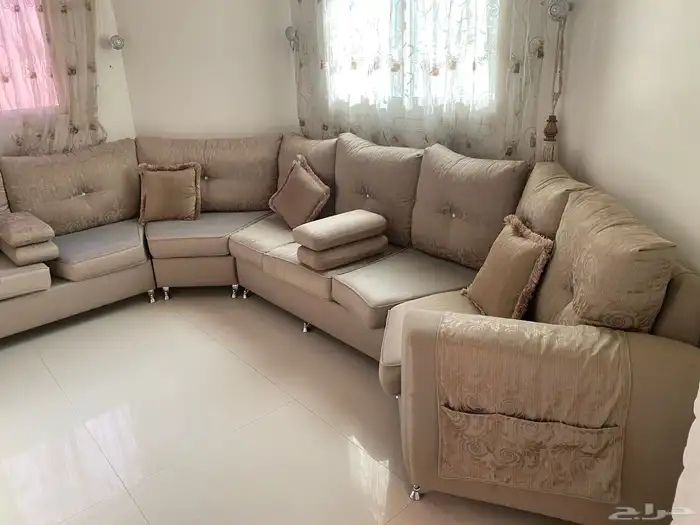 كنب مختصر شكل  سداسي جميل ونظيف 3