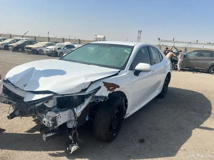 كامري 2023 LE مصدوم استاندر 10