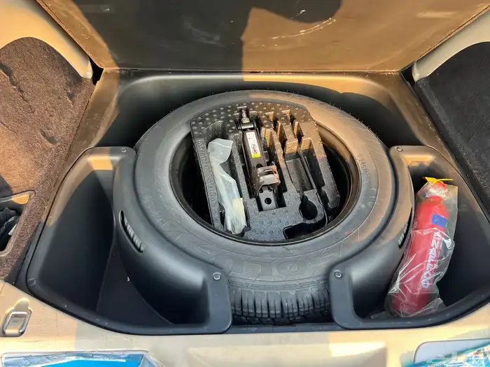 جيب جراند شيروكي ليميتد 2012 ( فابريكا ) ممشي 136 500 كم 16