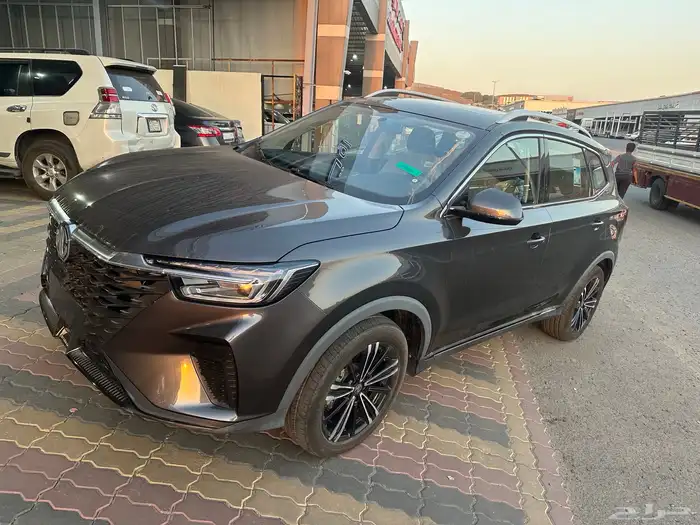 ام جي RX5 كمفورت نص فل 2023 ابيض رمادي 2