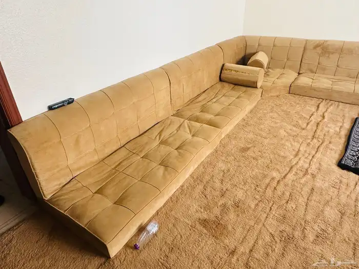 للبيع مجلس ارضي 3