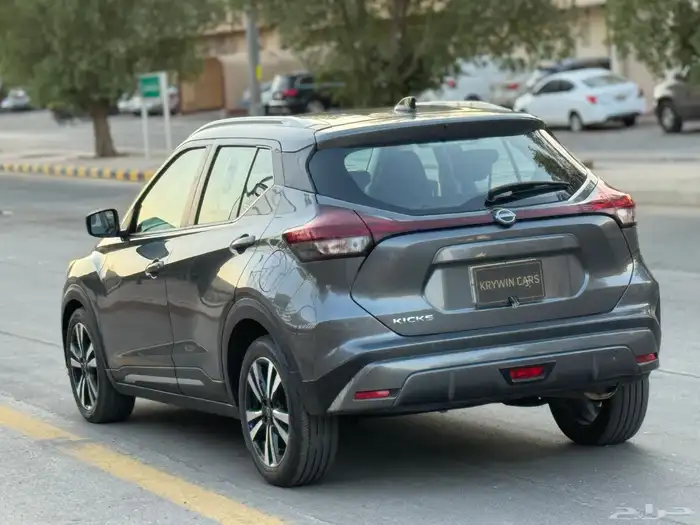 نيسان كيكس نص فل 2023 10