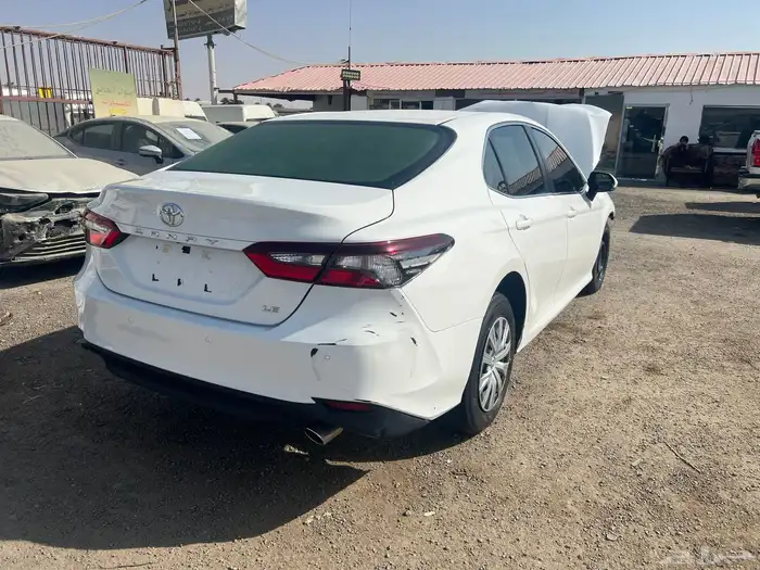 كامري 2023 LE مصدوم استاندر 8