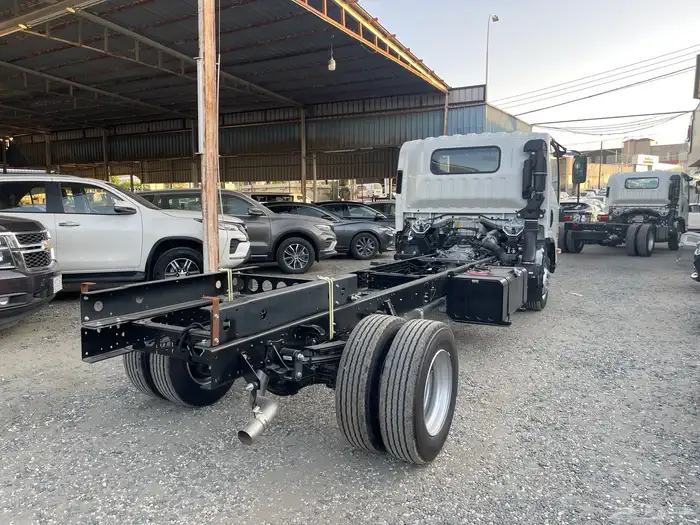 ايسوزو دينا 6 طن 2025 اصفار بسعر مناسب 4