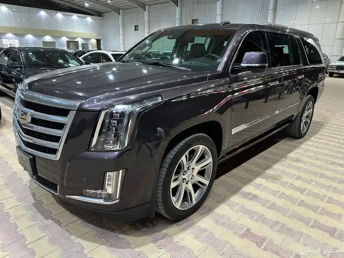 كاديلاك اسكاليد موديل 2016 فل كامل نظيف جدا 1