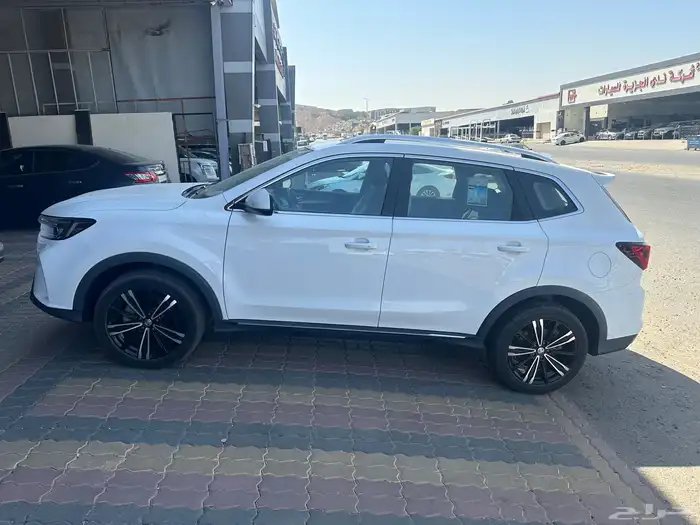 ام جي RX5 كمفورت نص فل 2023 ابيض رمادي 9