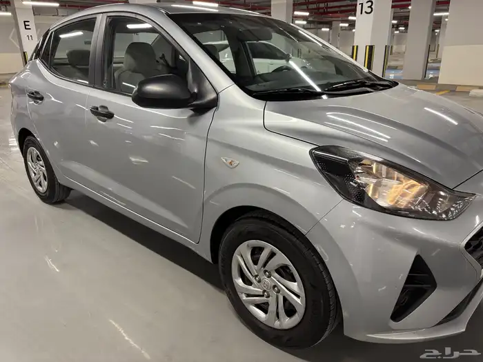 للبيع هيونداي i10 2023 فضي نظيفه 9