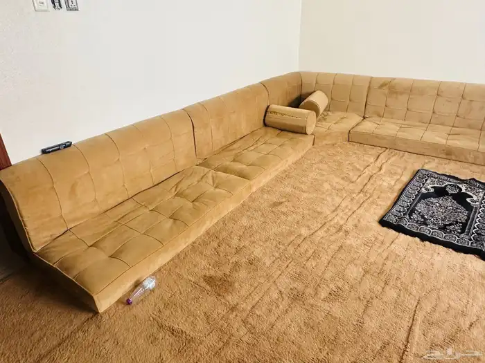 للبيع مجلس ارضي 6