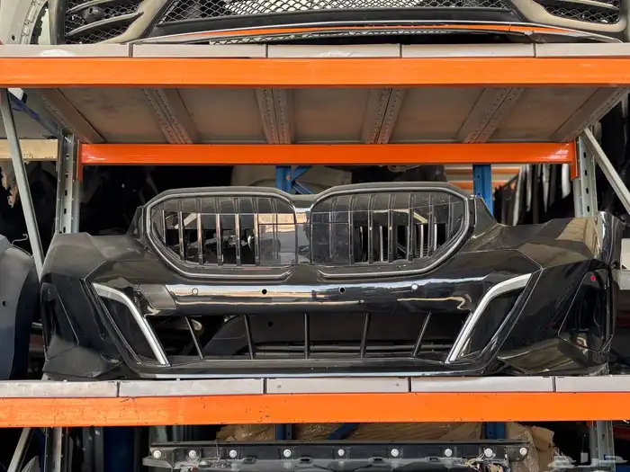متوفر صدام امامي BMW G60 2024-2025 0