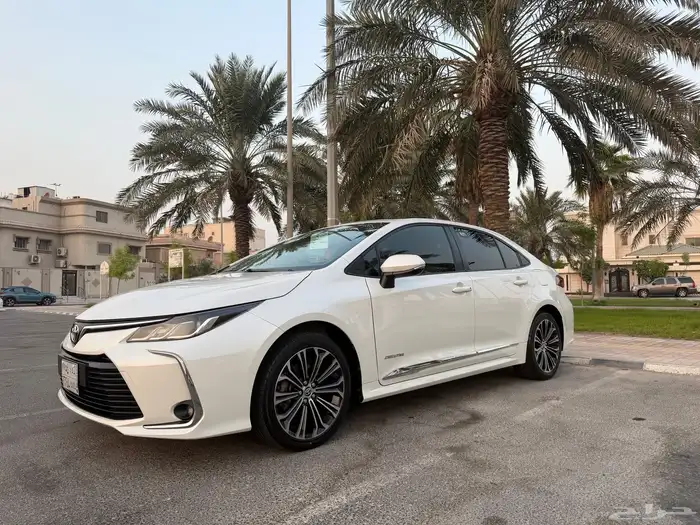 للبيع كورولا بحالة ممتازة جدا 6