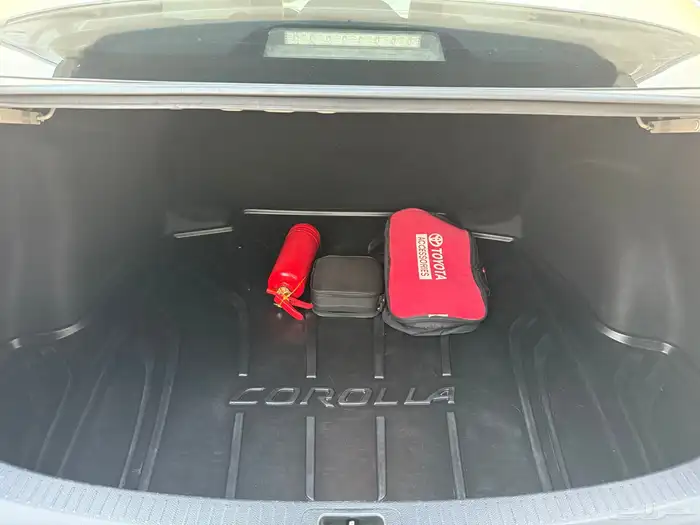 للبيع كورولا بحالة ممتازة جدا 33