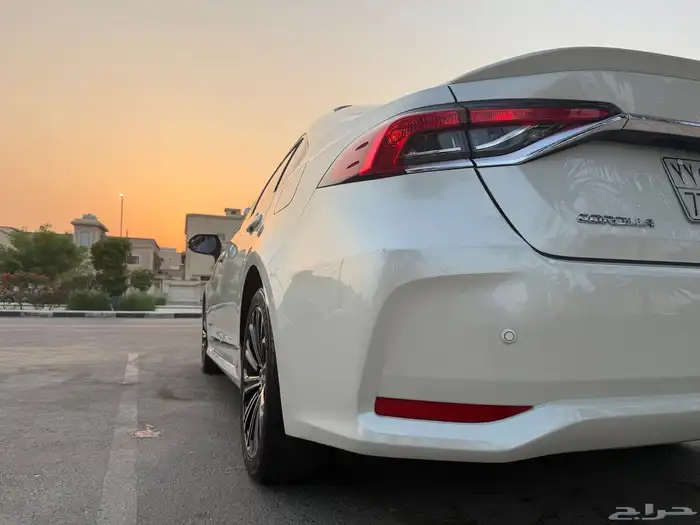 للبيع كورولا بحالة ممتازة جدا 8