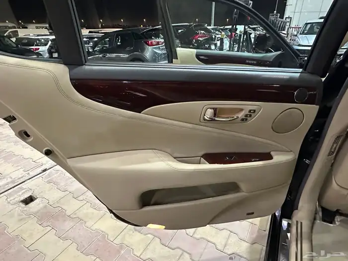 لكزس LS 460 موديل 2009 فل كامل ممشى قليل جدا 16