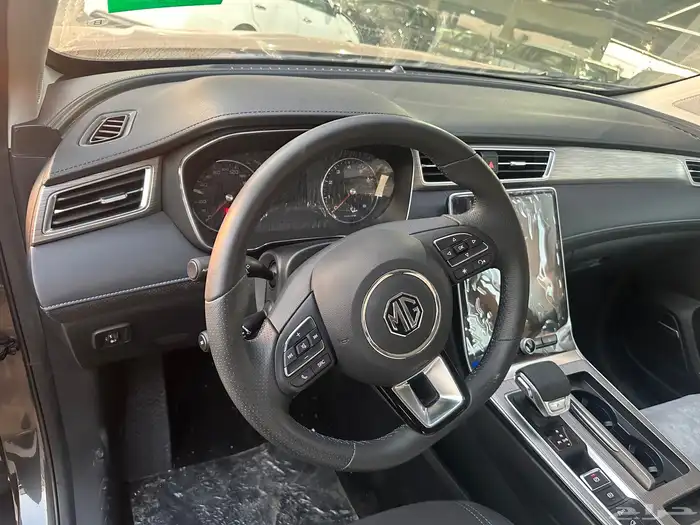 ام جي RX5 كمفورت نص فل 2023 ابيض رمادي 14