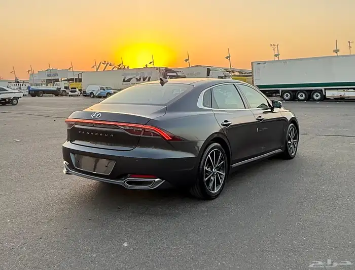 هونداي ازيرا 2020 ( 6 سلندر ) اعلى مواصفات للبيع 3