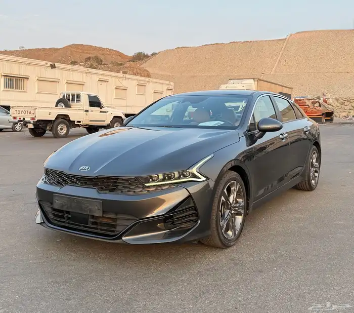 كيا K5 فل كامل بدون بنورما 2020 داخل جملي نضيفه للبيع 0