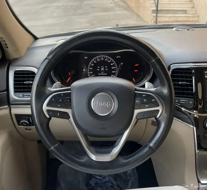 جيب شيروكي لميتد 2021 فل كامل 26