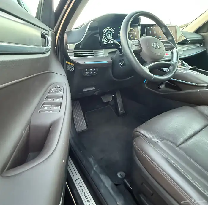 هونداي ازيرا 2020 ( 6 سلندر ) اعلى مواصفات للبيع 24