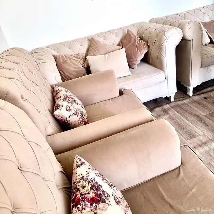 بيع أثاث مستعمل 5 قطع يتسع لتسع أشخاص 2