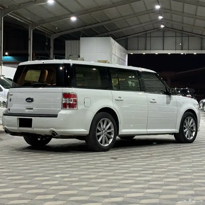 فورد فلكس 2014 عائلي ثلاث صفوف 5