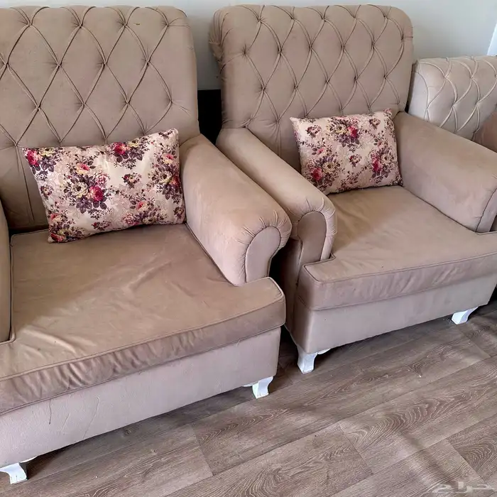 بيع أثاث مستعمل 5 قطع يتسع لتسع أشخاص 3