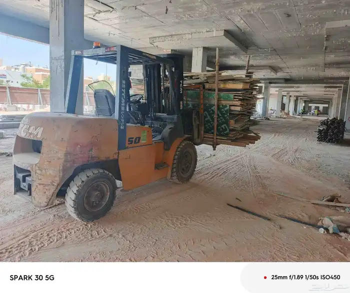 رافعه شوكية فوركلفت للايجار 4