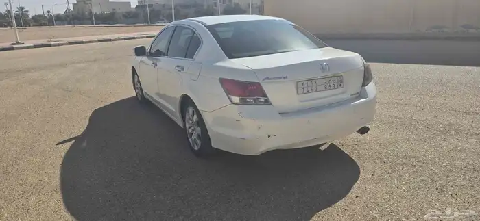 للبيع هوندا اكورد 2010 3