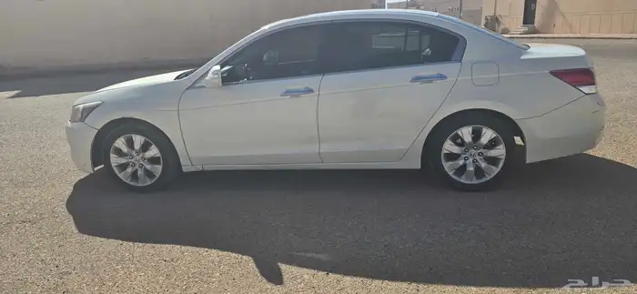 للبيع هوندا اكورد 2010 2