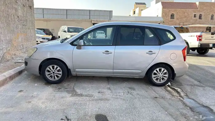 كيا كارينز 2012 1