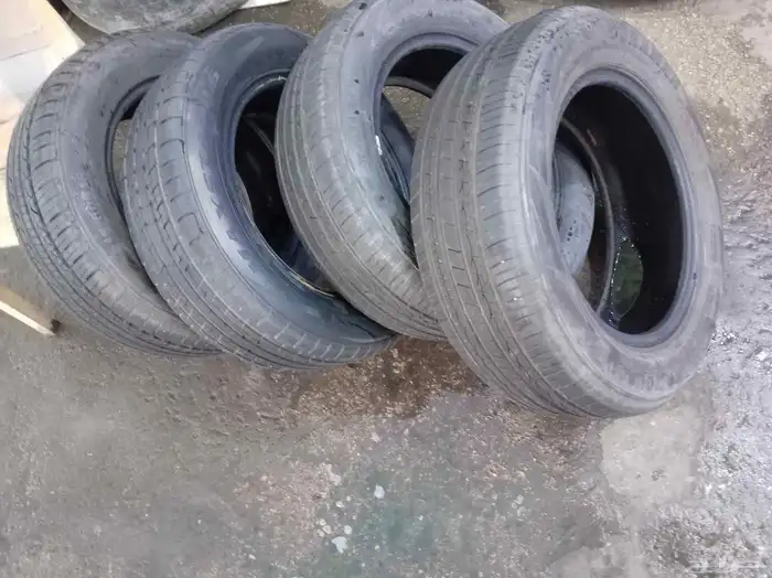 كفرات كامري مستخدم نظيف مقاس16 60 215 0