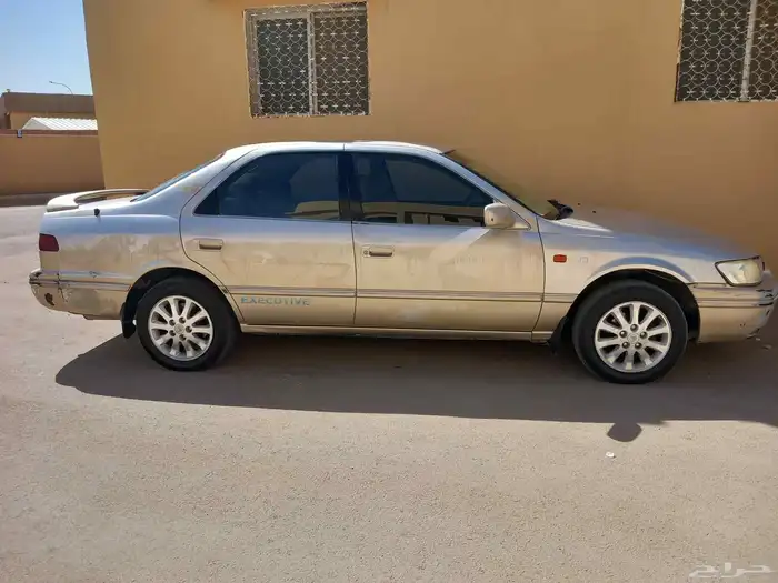 لبيع كامري موديل 2000 4