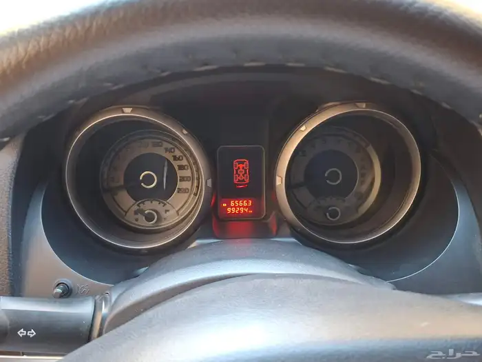 ميتسوبيشي باجيرو موديل 2020 اللون ذهبي 3