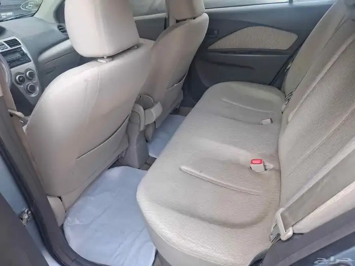 تويوتا يارس 2011 5