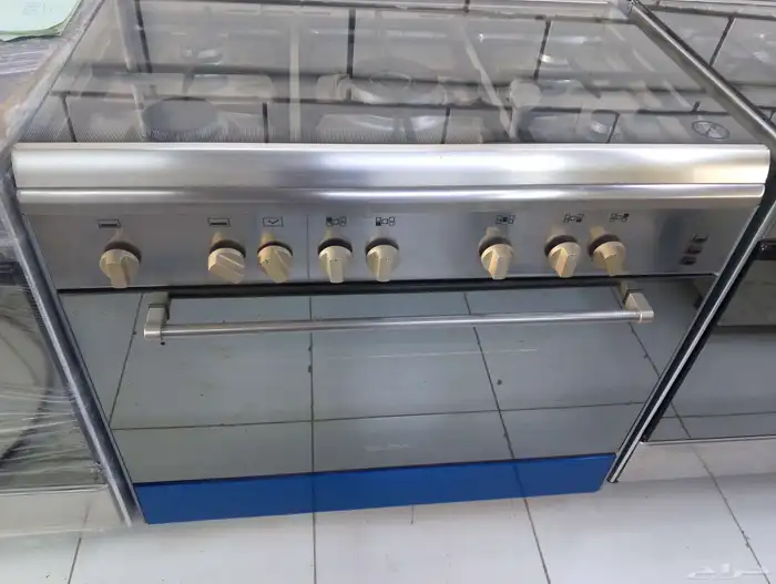الفرن غاز مستخدم نظيف في 4عيون و 5 عيون لبيع 3