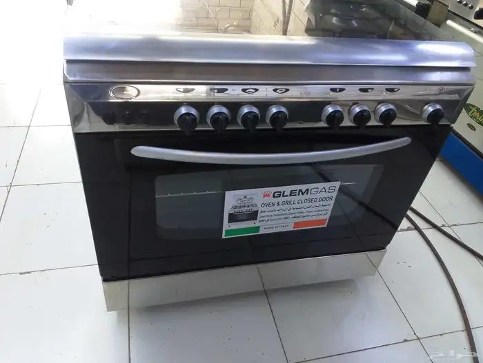 الفرن غاز مستخدم نظيف في 4عيون و 5 عيون لبيع 0