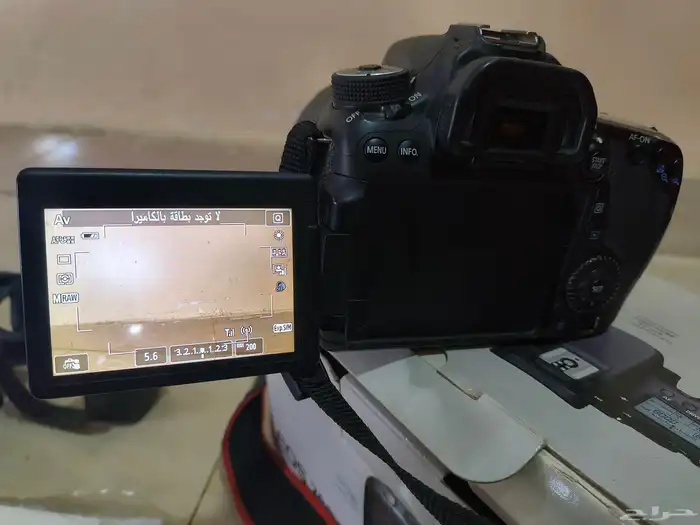 كاميرا كانون Canon D70 مع العدسة والعديد من الملحقات 4